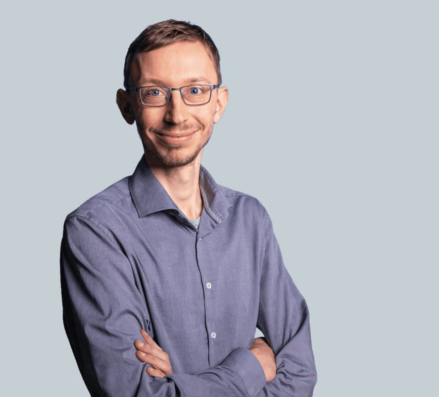 Portrait of Daniel Horn, IT expert at accompio, against a light background.